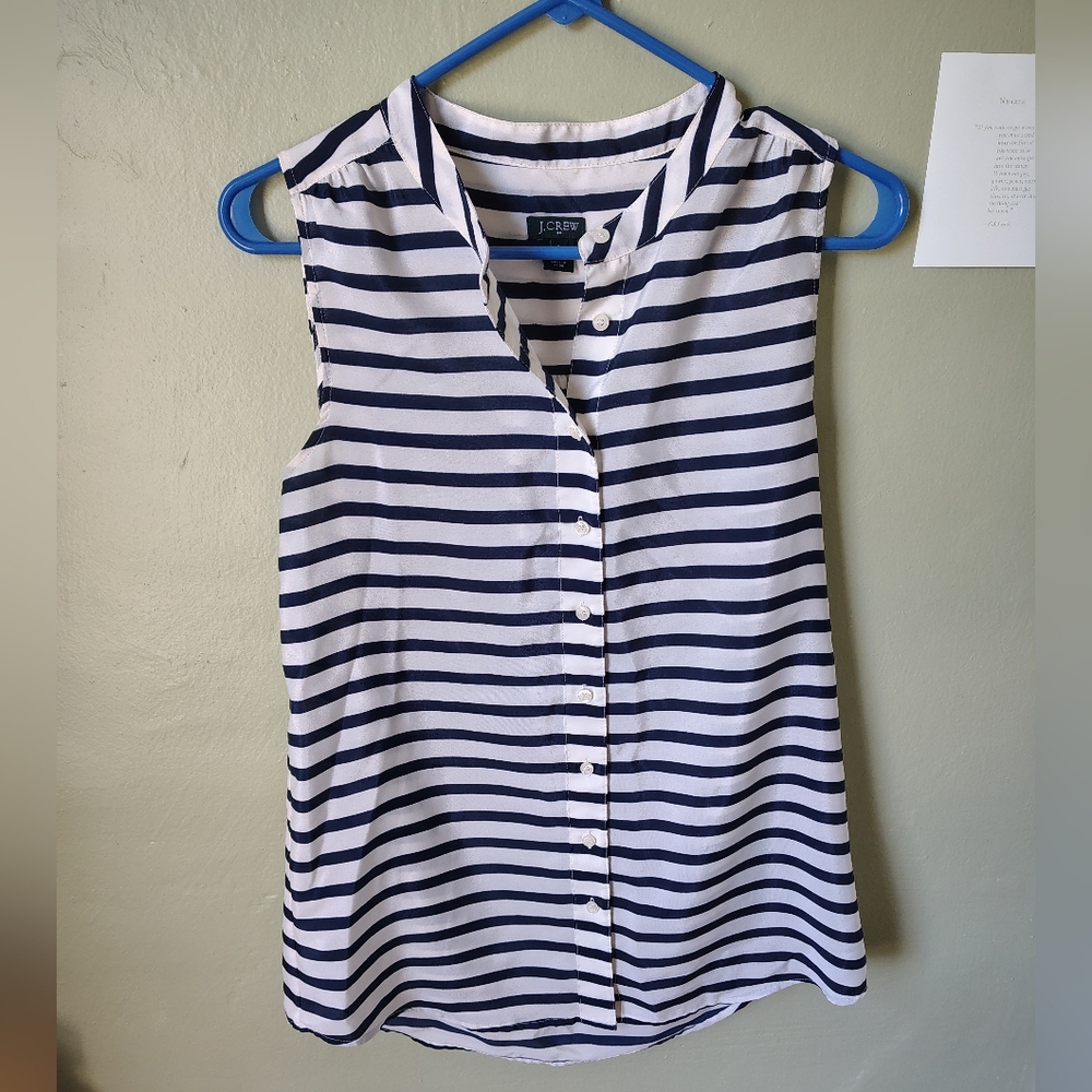 *Like New* J. Crew Size 6 Blue & White Striped Button-up Sleeveless Flowy Blouse